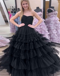 Black Sweetheart A-Line Tulle Tiered Prom Dress with Floor Length