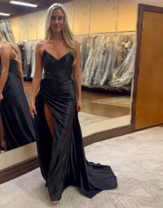 Black Strapless V-neck Satin Ruched Sheath Long Prom Dress with Slit