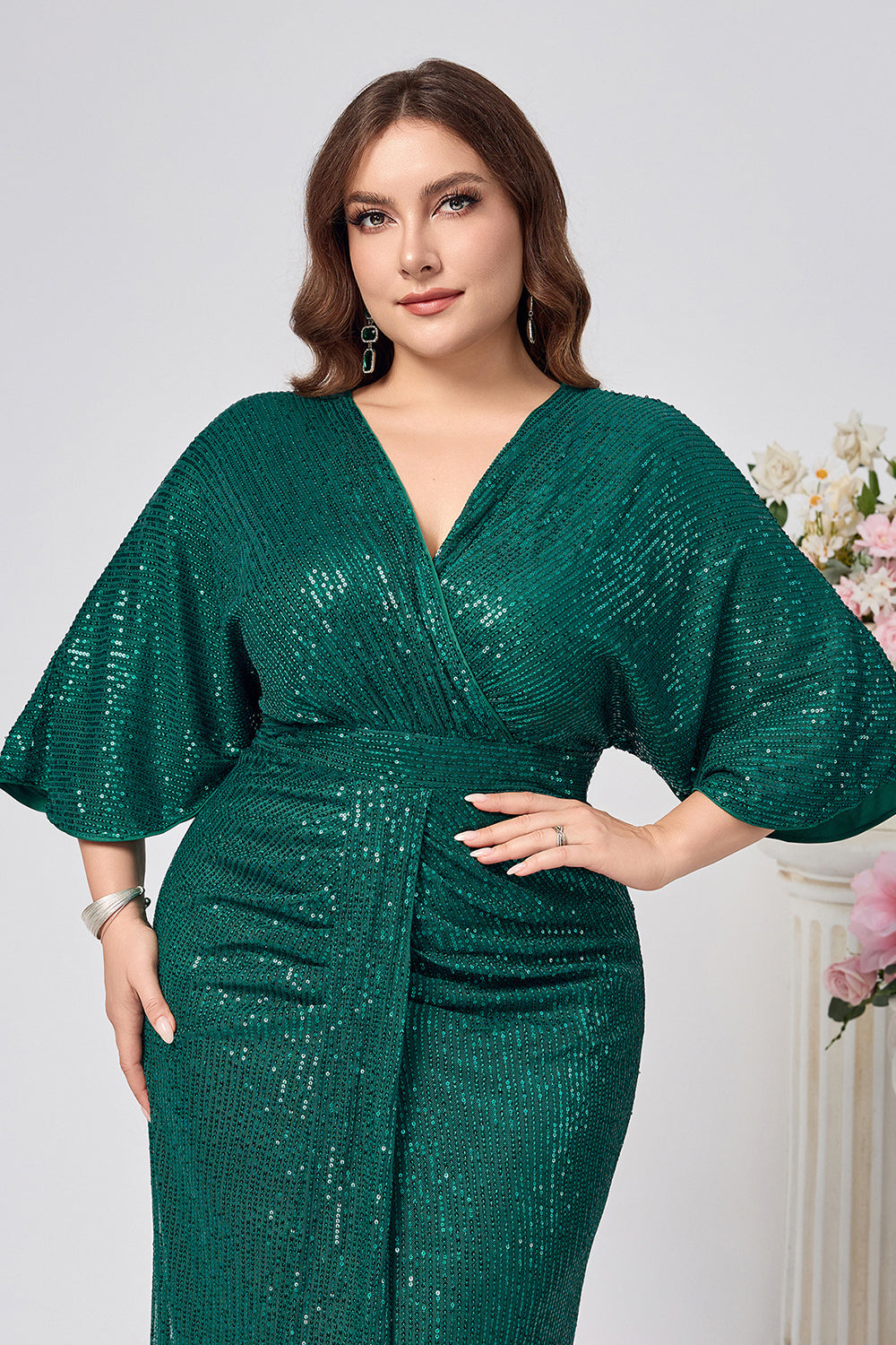 Dressself Women Plus Size Mother Of The Bride Dress Sparkly Green Sheath V Neck Wedding Guest Dress with Sequins Dressself Women Plus Size Mother Of The Bride Dress Sparkly Green Sheath V Neck Wedding Guest Dress with Sequins