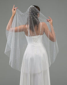 Ivory Tulle Simple Short Wedding Veil With Pearl