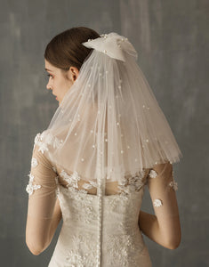Ivory Tulle Pearl Short Wedding Veil With Bowknot