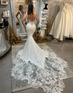 Mermaid V-Neck 3D Flower Lace Applique Wedding Dress
