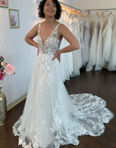 Sexy Deep V -Neck Side Slit Lace Applique Wedding Dress