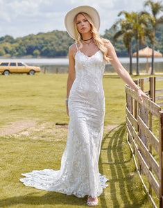 Elegant Sleeveless Spaghetti Wedding Dress 2025 with Lace Applique