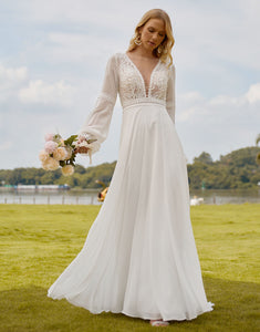 Sophisticated V-Neck Lace Applique Wedding Dress 2025 with A-Line