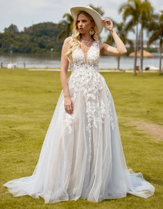 Romantic V-Neck Sleeveless Wedding Dress 2025 with Lace Applique