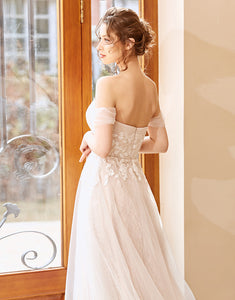 A Line Halter White Long Wedding Dress with Appliques